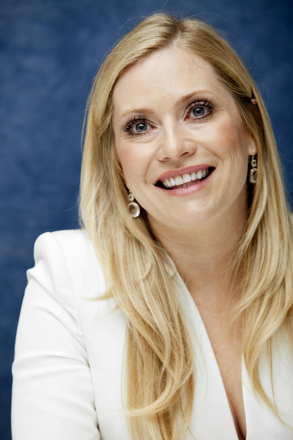 아름다운 세상을 꿈꾸며 ~~~ ♠ Emily Procter Csi Miami Press Conference