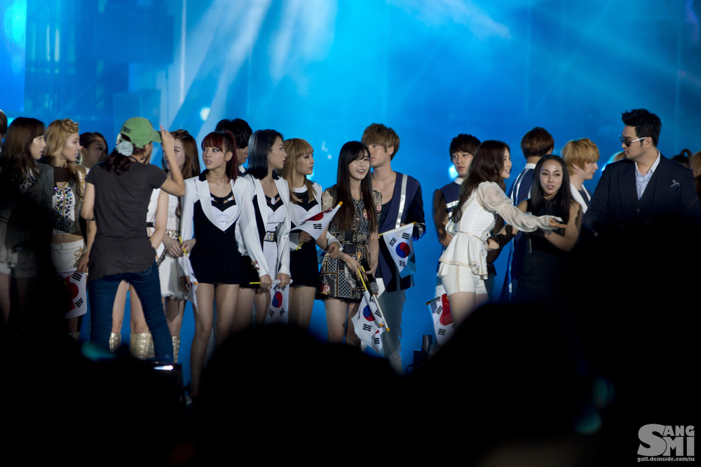 [PIC][25-08-2012]Hình ảnh mới nhất từ Concert "14th Korea-China Music Festival in Yeosu" của SNSD - Page 4 16408B405039BE78201291