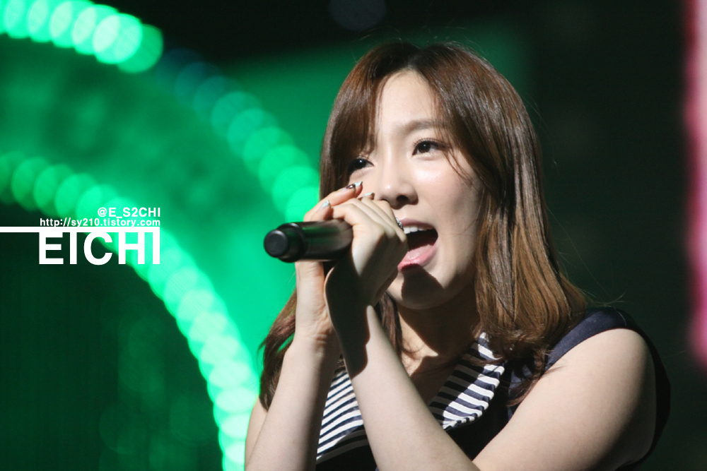 [PIC][01-09-2012]SNSD tại buổi Giao lưu và Ký tặng cho fan hâm mộ được tổ chức bởi thương hiệu "LOOK" vào chiều nay - Page 7 1713B15050432398064687