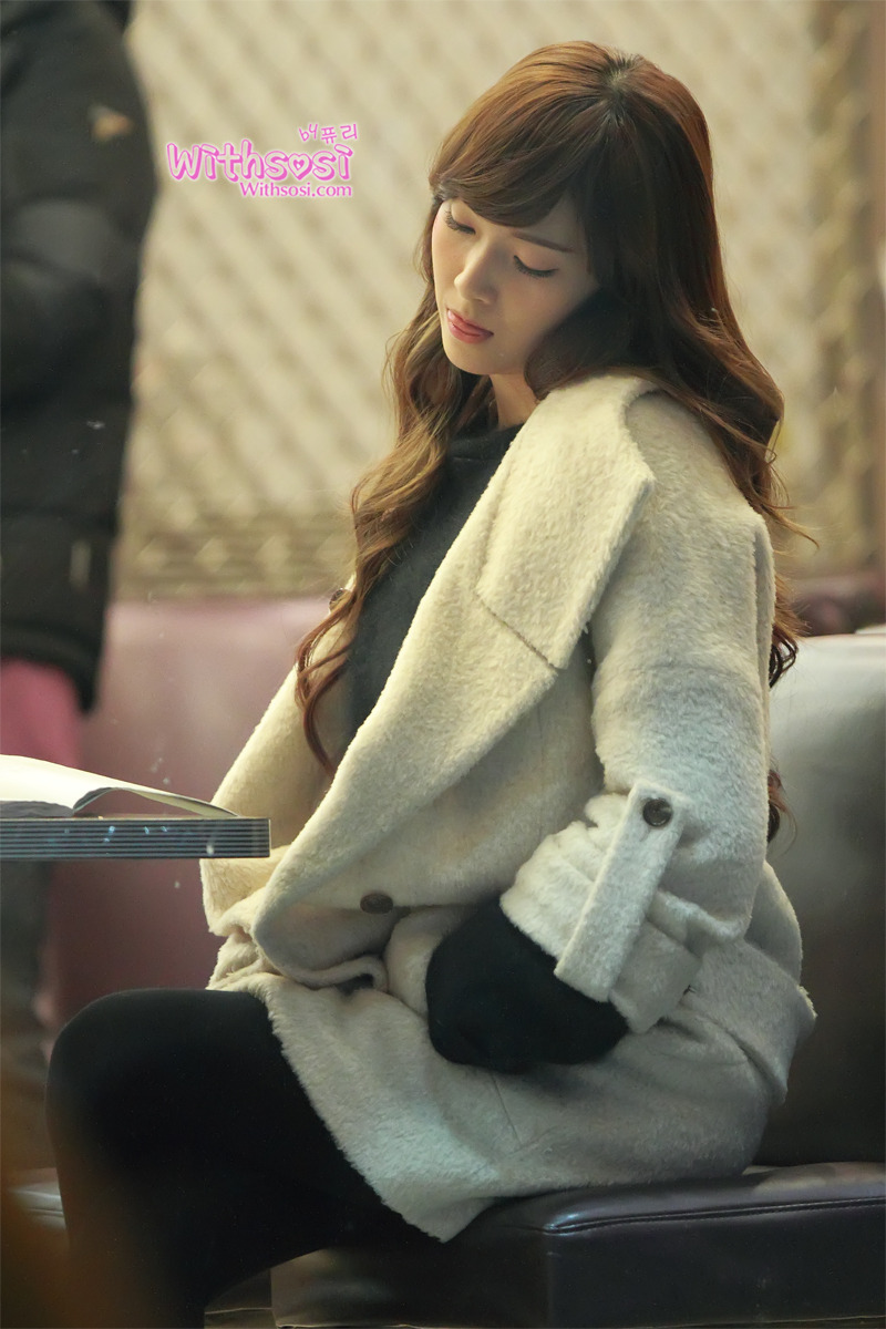 [OTHER][20-01-2012]Jessica tại trường quay của bộ phim "Wild Romance" - Page 16 172B284D4F3247DC30F390
