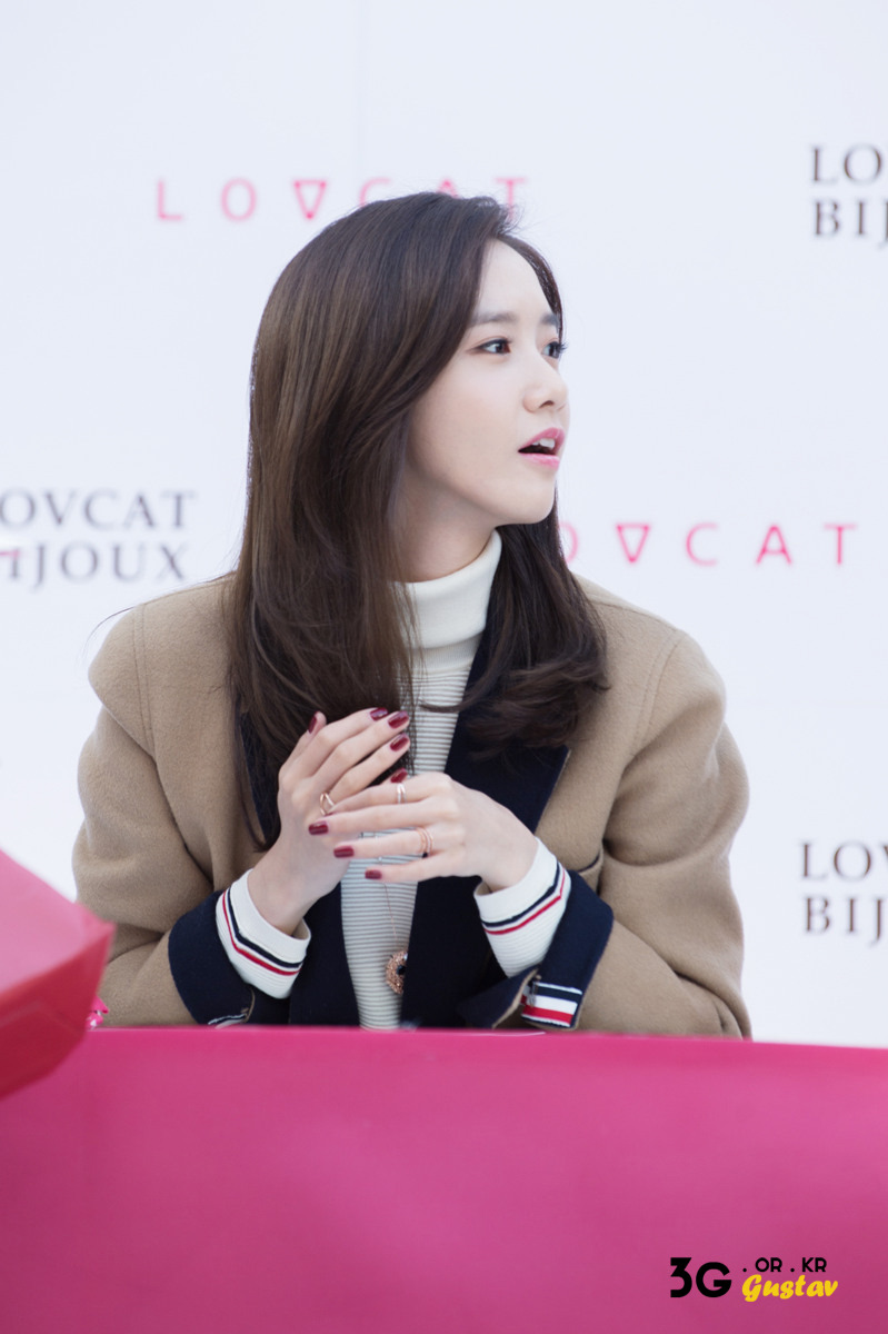 [PIC][24-10-2015]YoonA tham dự buổi fansign cho thương hiệu "LOVCAT" vào chiều nay - Page 3 2320E334562CDBAD048FCF
