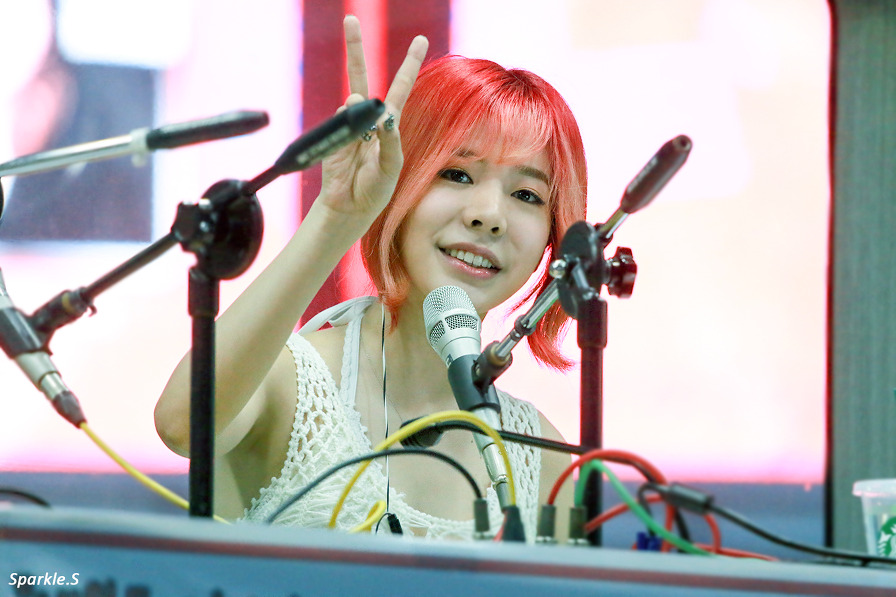 [OTHER][06-02-2015]Hình ảnh mới nhất từ DJ Sunny tại Radio MBC FM4U - "FM Date" - Page 30 2338F14456497C142A2E1E