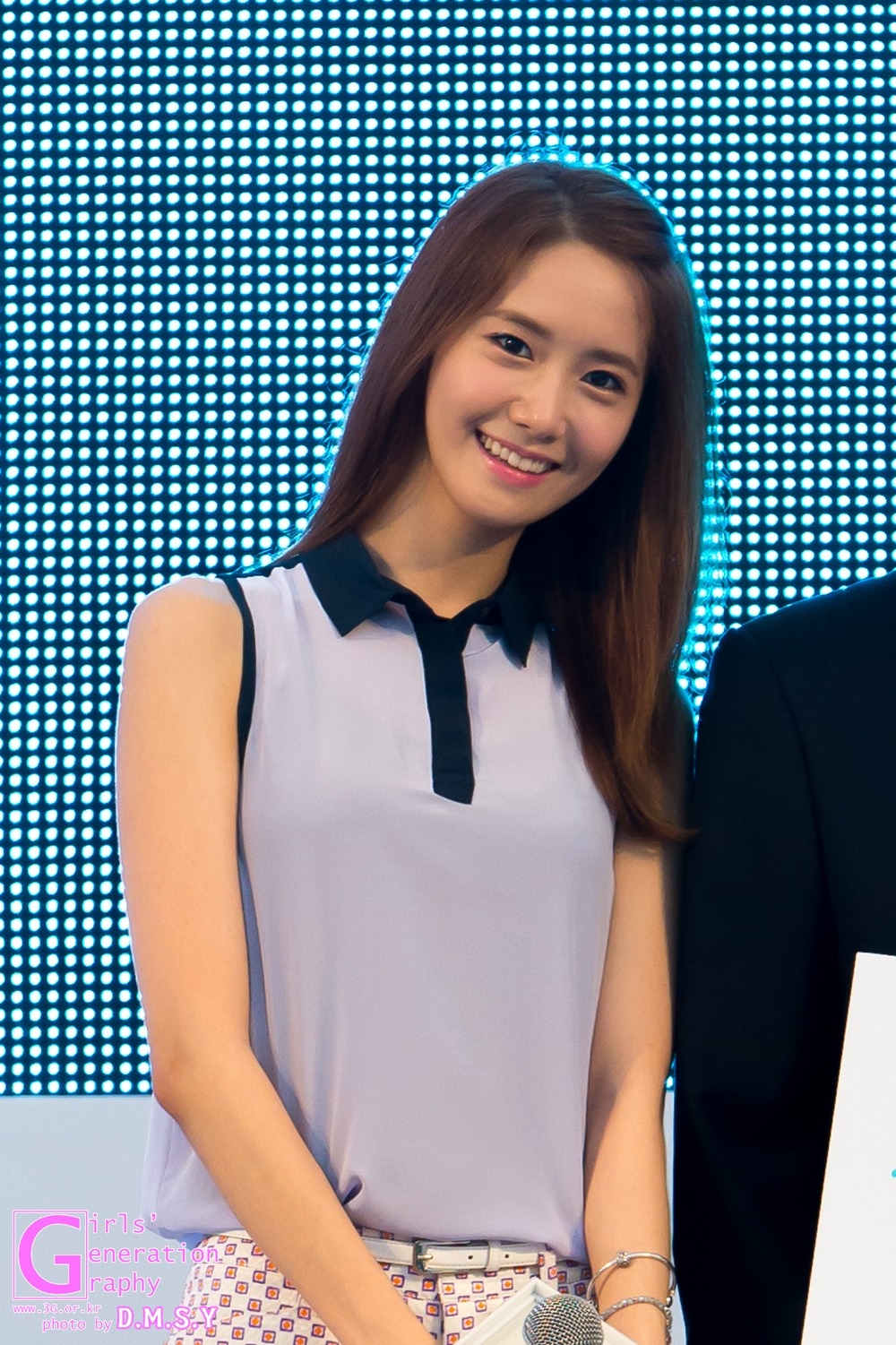 [PIC][29-07-2013]YoonA xuất hiện tại sự kiện SKT ở "Changwon Mechanical High School" cùng SHINee MinHo vào chiều nay  - Page 2 24736C41521D72610CD119