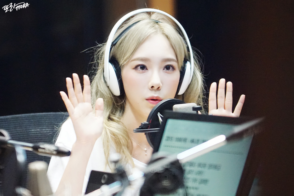 [OTHER][06-02-2015]Hình ảnh mới nhất từ DJ Sunny tại Radio MBC FM4U - "FM Date" - Page 31 2551B14F5645C5EF356797