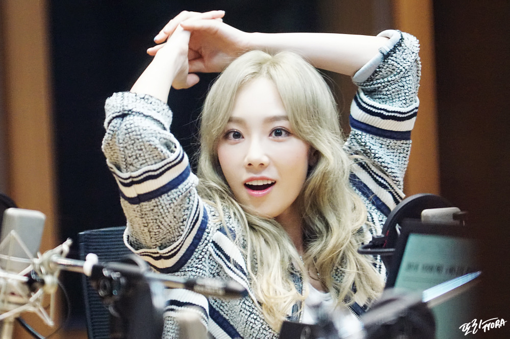 [OTHER][06-02-2015]Hình ảnh mới nhất từ DJ Sunny tại Radio MBC FM4U - "FM Date" - Page 31 2603C34A5645C5D225556E