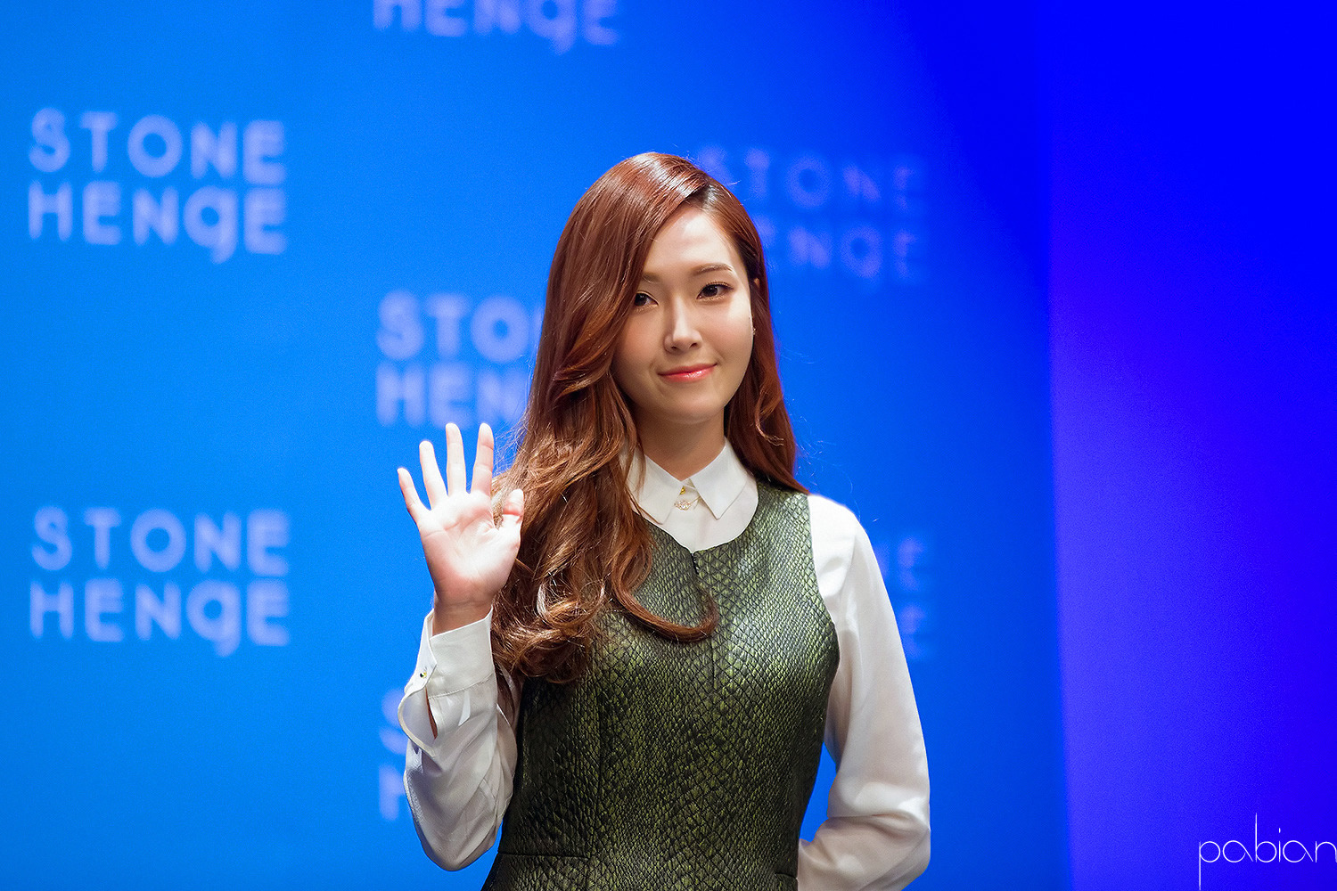 [PIC][01-12-2013]Jessica xuất hiện tại buổi fansign thứ 2 cho thương hiệu "STONEHENgE" vào trưa nay 270F1C42529C19F3091DEF