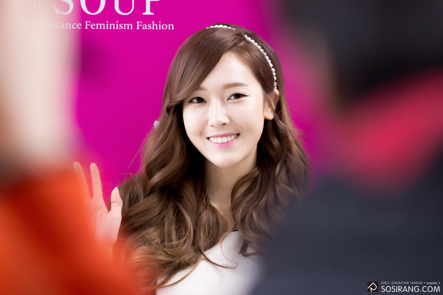 [PIC][04-04-2014]Jessica tham dự buổi fansign cho thương hiệu "SOUP" vào trưa nay 210DD94C533FFDC112C347
