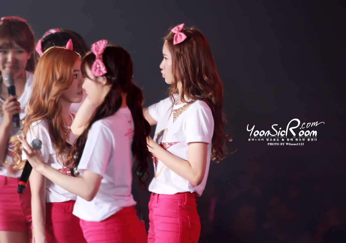 [PIC][08/09-06-2013]Hình ảnh mới nhất từ "2013 Girls' Generation's World Tour – Girls & Peace" tại Seoul, Hàn Quốc trong 2 ngày của SNSD + Selca từ hậu trường Concert của các thành viên và nhiều nghệ sĩ khác - Page 13 213A673B51BBF66C24065F