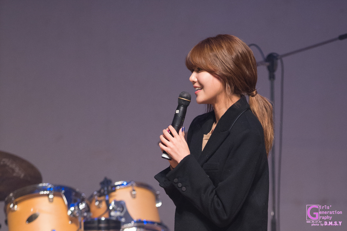 [PIC][20-12-014]SooYoung xuất hiện tại sự kiện "Korean Retinitis Pigmentosa Charity" vào chiều nay 2338F3505495C26A0FD736