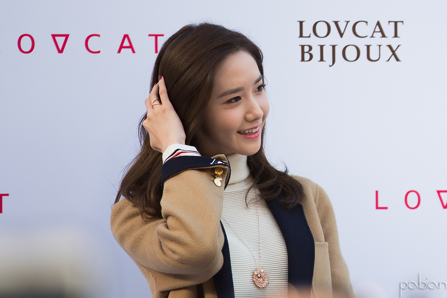 [PIC][24-10-2015]YoonA tham dự buổi fansign cho thương hiệu "LOVCAT" vào chiều nay - Page 4 2360FC39562E26CB331037