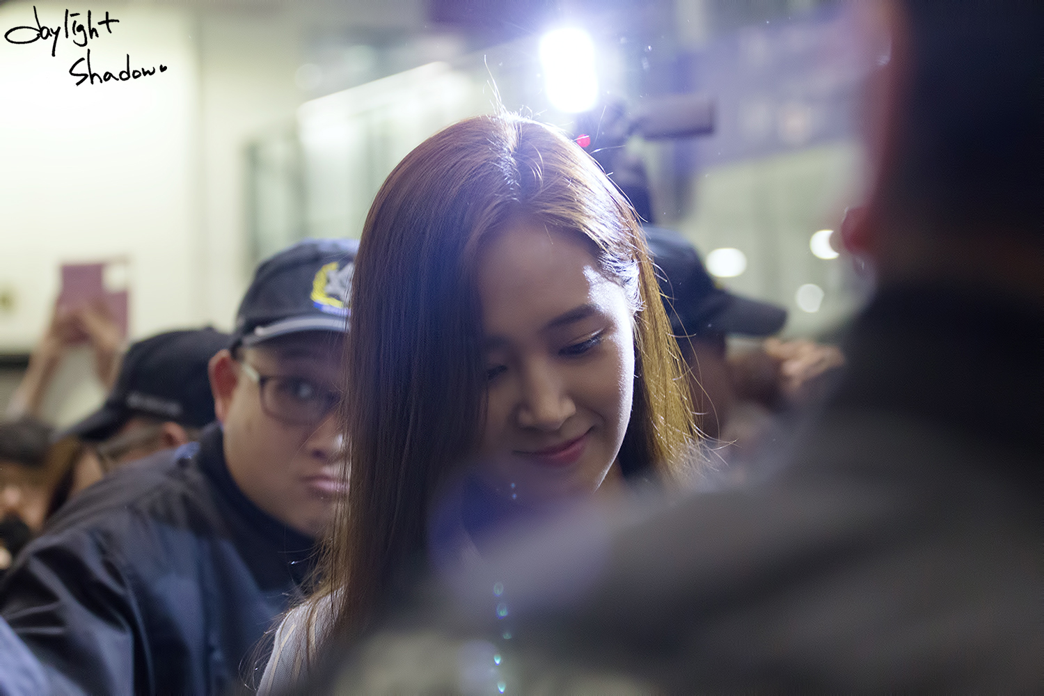 [PIC][27-01-2015]Yuri khởi hành đi Hồng Kông để tham dự sự kiện "iiJin F/W2015 Fashion Show"  vào tối nay - Page 3 237E495055140F4C21765D