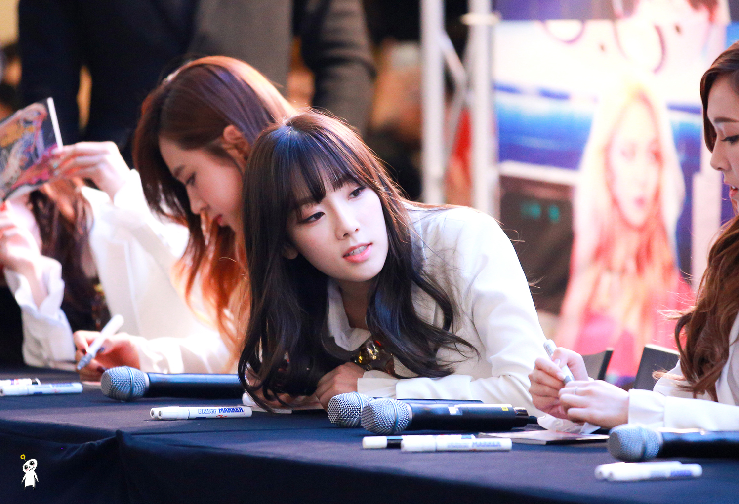 [PIC][14-03-2014]SNSD xuất hiện tại buổi fansign cho "Mr.Mr." vào tối nay  - Page 3 241FCB3C5323E7FC186819