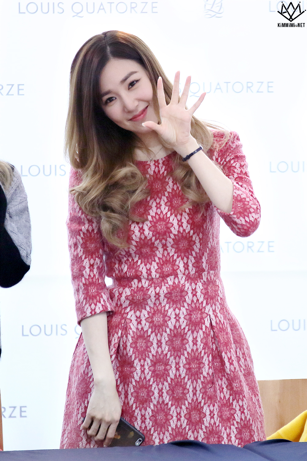 [PIC][27-11-2015]TaeTiSeo tham dự buổi Fansign cho thương hiệu "Louis Quartoze" tại Lotte Department Store Busan vào chiều nay - Page 6 245D1E3B56A75BDE0D71B6