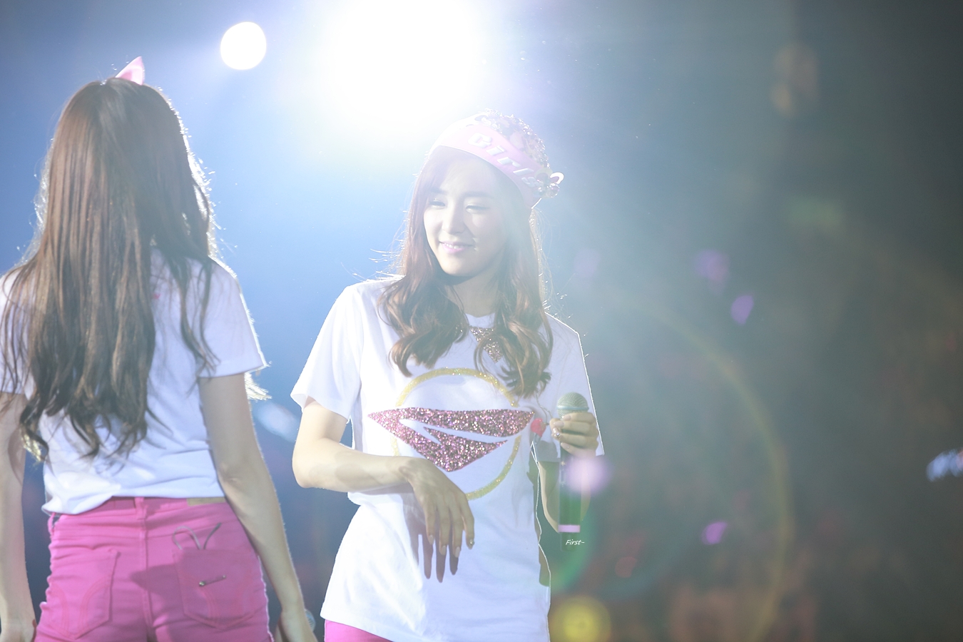 [PIC][08/09/10-11-2013]Hình ảnh mới nhất từ "2013 Girls' Generation's World Tour – Girls & Peace in HongKong" của SNSD (P2) - Page 2 255B5F405284C9B71C22A7
