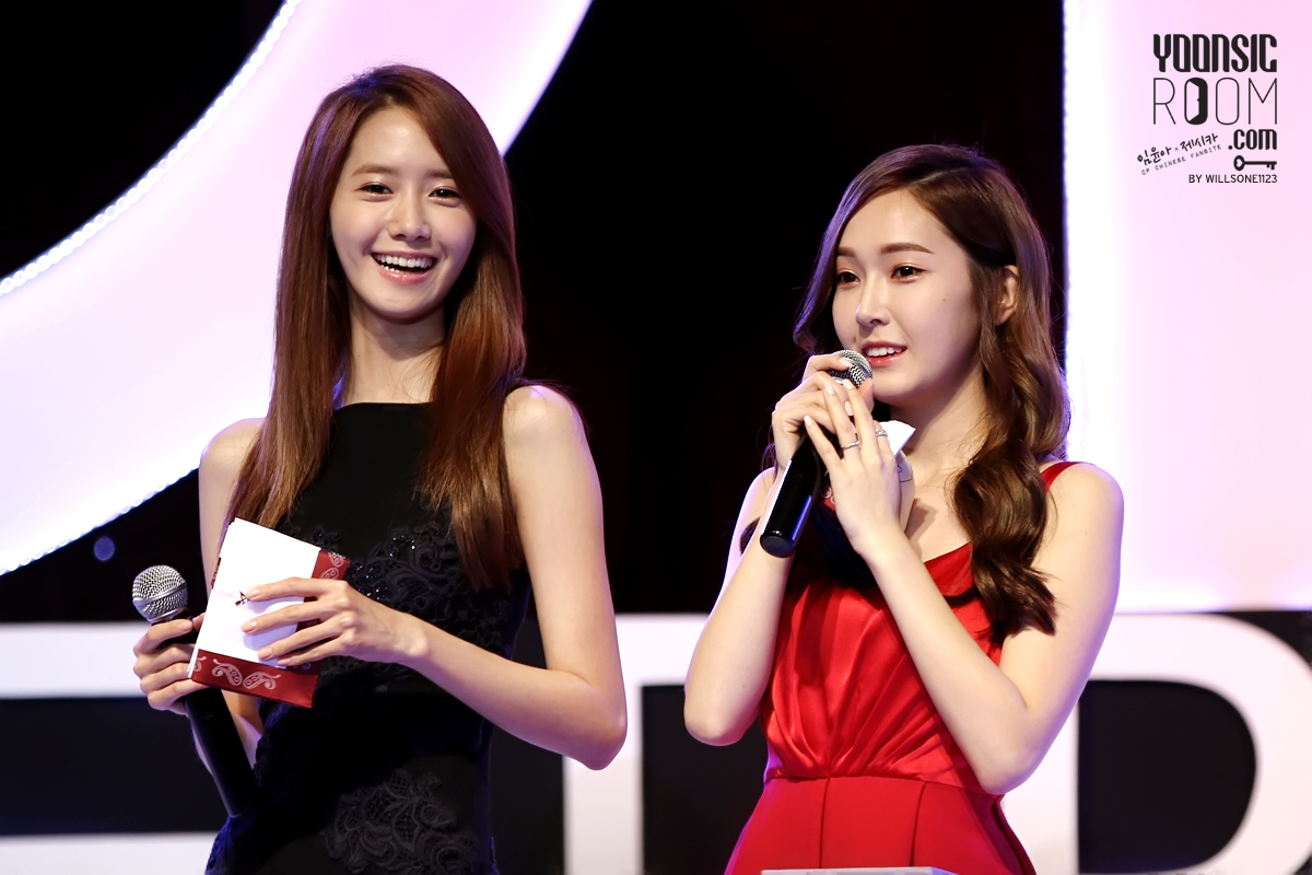 [PIC][20-10-2013]Jessica - YoonA và SeoHyun xuất hiện tại Thái Lan để tham dự "GiRL DE PROVENCE Thanks Party" vào tối nay - Page 15 26591C44526BB0F90BEAA6