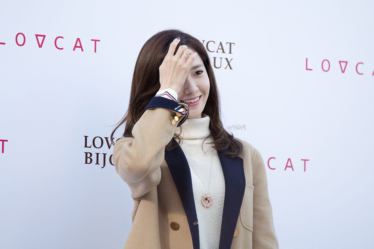 [PIC][24-10-2015]YoonA tham dự buổi fansign cho thương hiệu "LOVCAT" vào chiều nay - Page 3 2674483B562B9C630EDDEE
