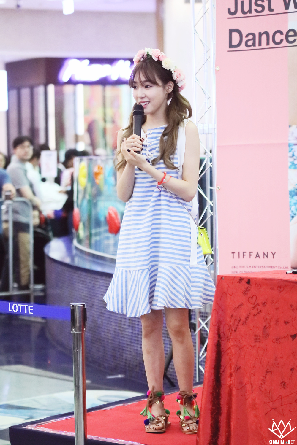 [PIC][06-06-2016]Tiffany tham dự buổi Fansign cho "I Just Wanna Dance" tại Busan vào chiều nay - Page 5 27336939575818BB282E83